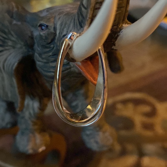 NWT Oval Hoop Intertwined Two-Tone Silver & Gold Plated Shiny Earrings - Picture 5 of 8